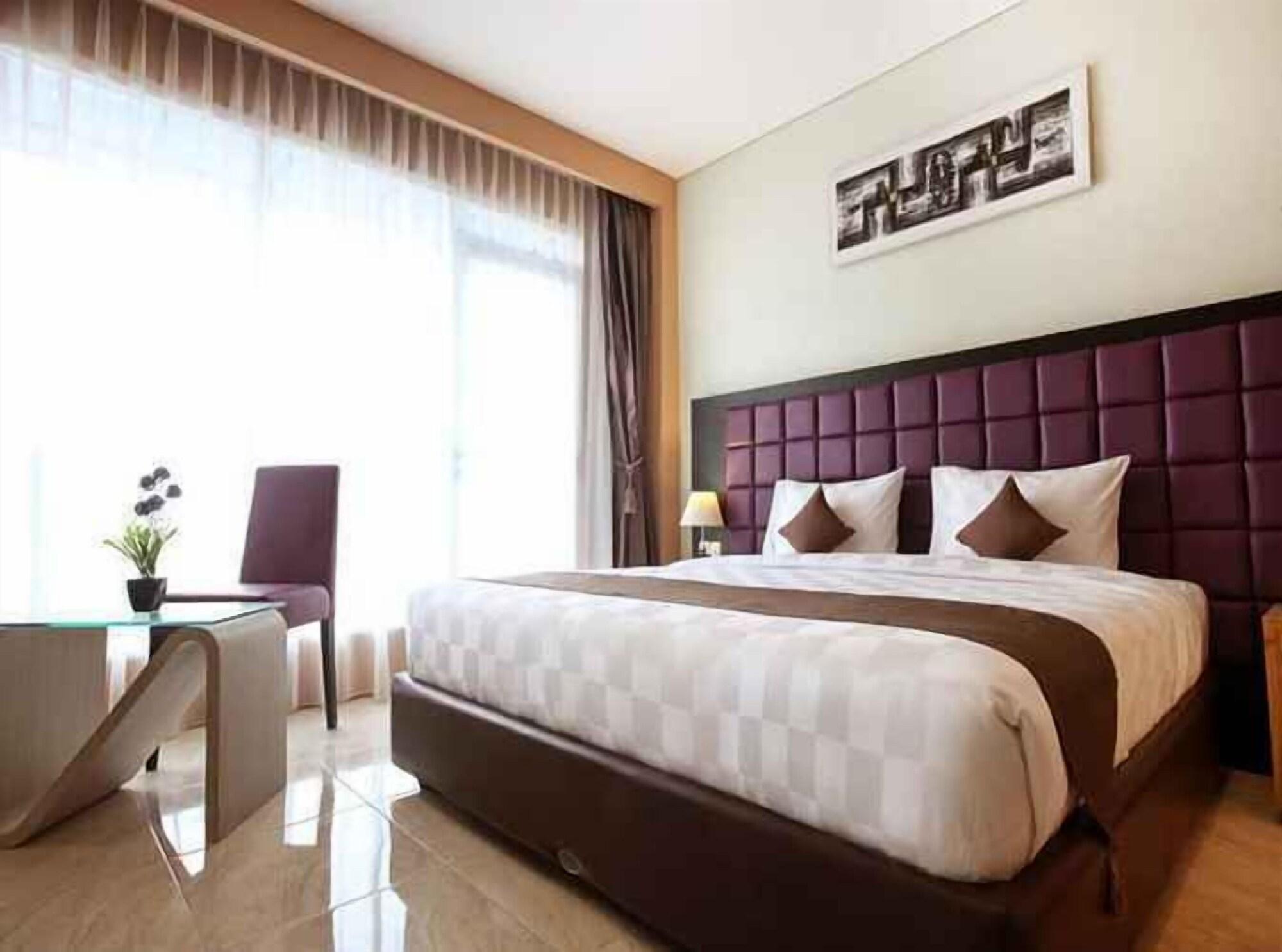 Asoka Luxury Hotel Бандар-Лампунг Екстер'єр фото