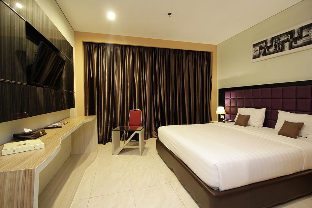 Asoka Luxury Hotel Бандар-Лампунг Екстер'єр фото